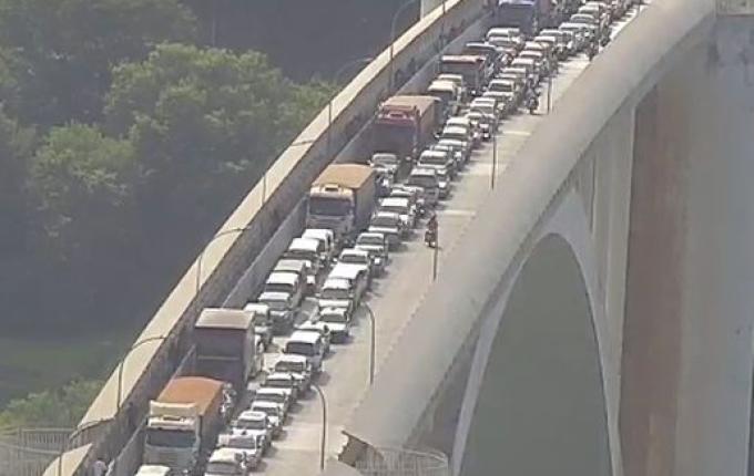 Ponte da Amizade será fechada a partir de hoje e apenas residentes entrarão no Paraguai