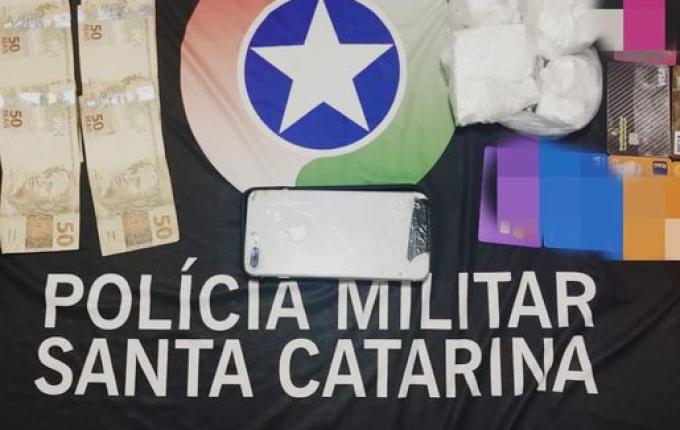 Duas pessoas são presas por tráfico de drogas no centro de Iporã do Oeste