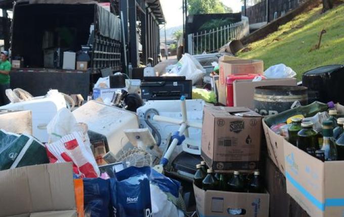 Campanha de Coleta de Lixo Eletrônico recolhe grande quantia de materiais em Iporã do Oeste