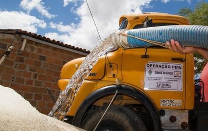 Estiagem preocupa e 20 famílias já recebem água por caminhão-pipa em Bandeirante