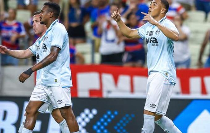 Fortaleza e Grêmio empatam em jogo movimentado na Arena Castelão