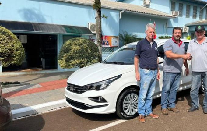 Administração de Iporã do Oeste adquire dois novos veículos