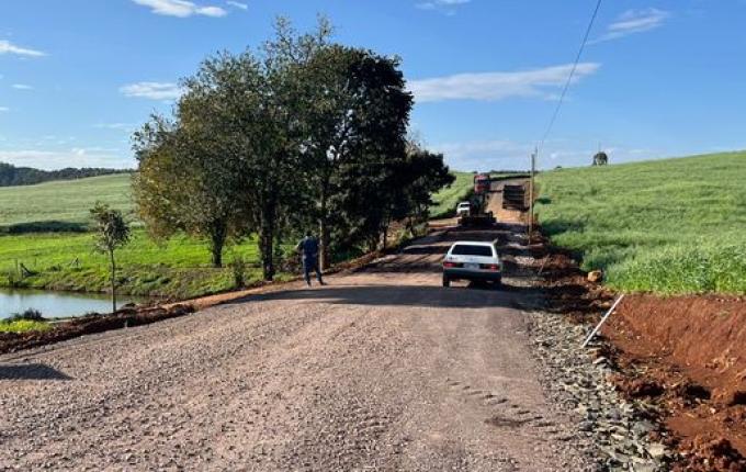 Pavimentação na Linha São Roque entra em nova etapa em Guaraciaba
