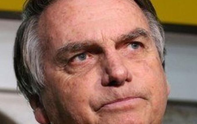 Por 5 a 2, TSE declara inelegibilidade de Jair Bolsonaro