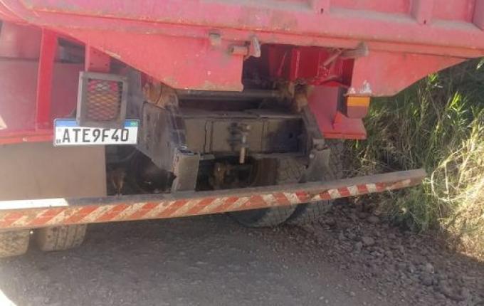 Motorista sofre ferimentos leves em colisão traseira