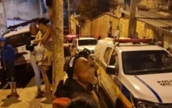 Gêmeos de 1 ano morrem esmagados por fogão e sujos de óleo