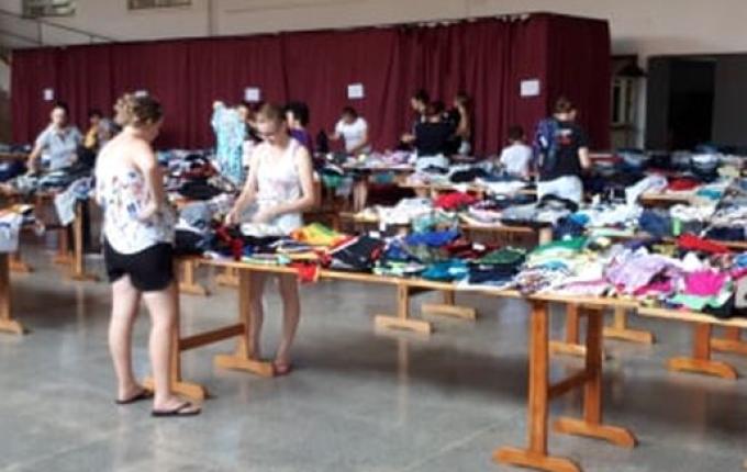 Lojas de São João do Oeste arrecadam mais de R$ 30 mil e ampliam feirão para mais um dia