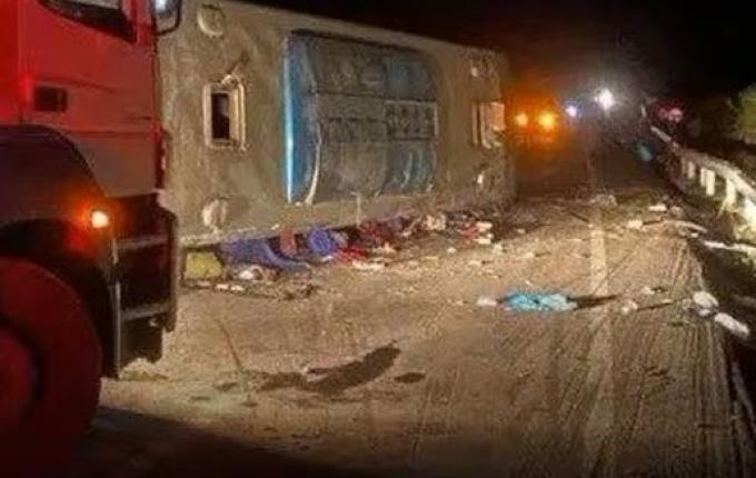 Acidente de ônibus mata sete pessoas e deixa outras 23 feridas no interior de MG