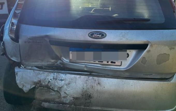 Motociclista fica ferido em colisão com carros na SC-492