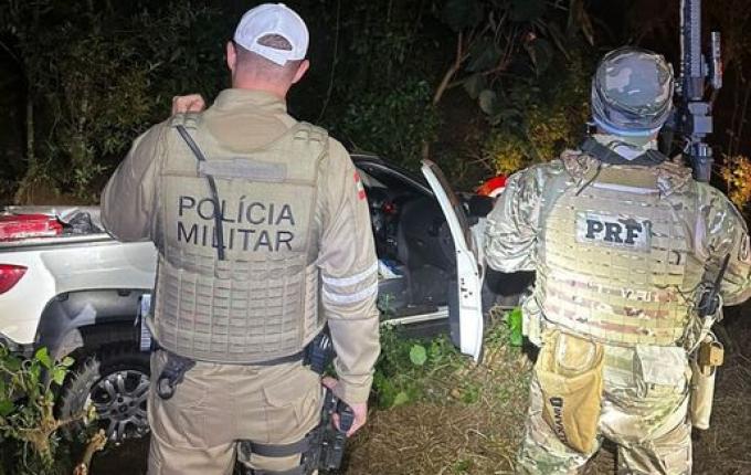 Polícia divulga imagens de perseguição a carro com meia tonelada de droga no Oeste