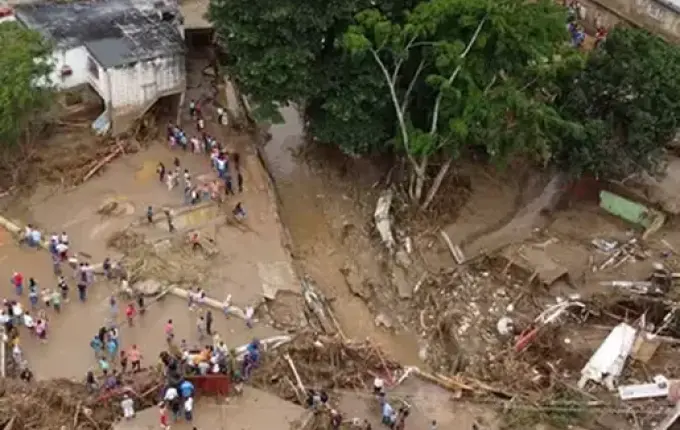 Deslizamento na Venezuela deixa ao menos 22 mortos e 52 desaparecidos