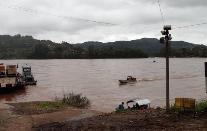 Rio Uruguai atinge 4 metros acima do nível normal