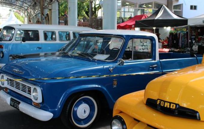 Encontro de carros antigos reúne 500 veículos e 15 mil visitantes em São Miguel do Oeste