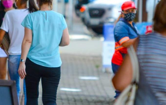 Santa Catarina libera uso de máscaras em ambientes abertos