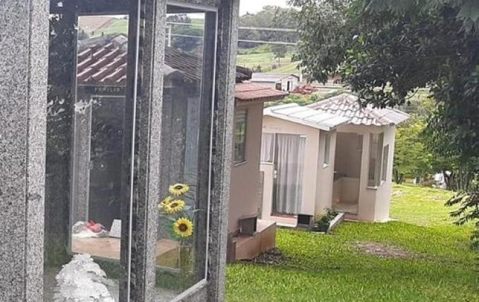 Cemitério São José e Almas é alvo de atos de vandalismo