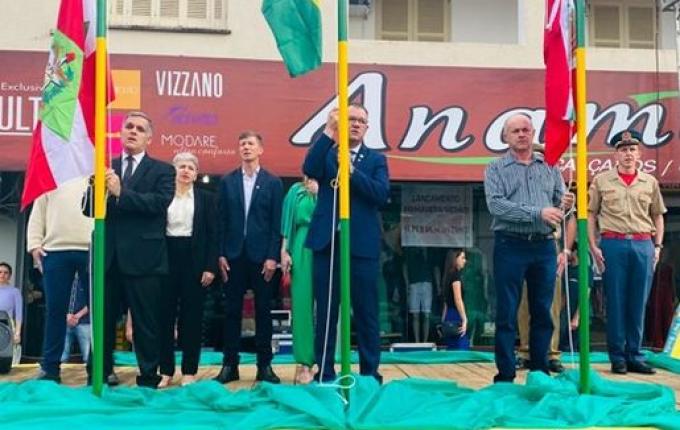 Itapiranga: Desfile de Sete de Setembro tem foco no civismo; fotos