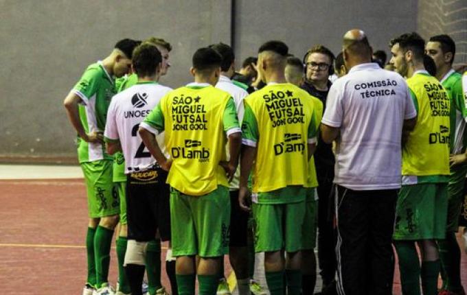 Assumindo a liderança, São Miguel Futsal vence Jardinópolis em casa