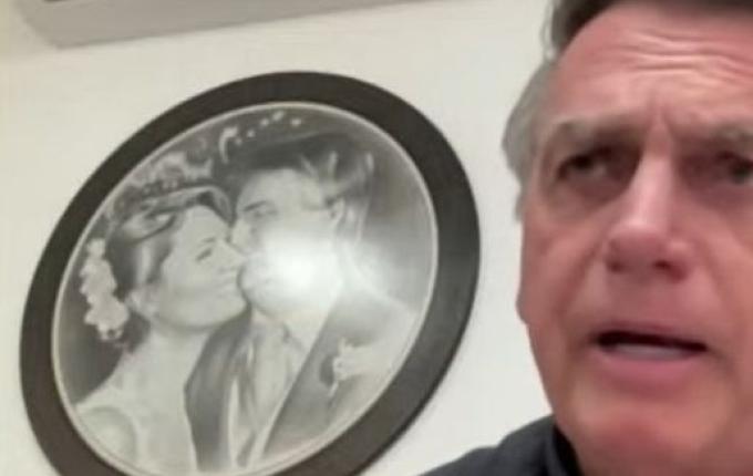 Não cogito pedir asilo, diz Bolsonaro após alegação final da PGR