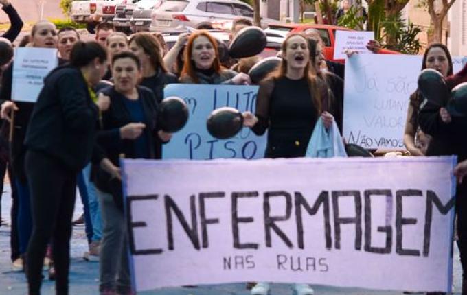 Profissionais da Enfermagem protestam em SMOeste contra suspensão do piso salarial