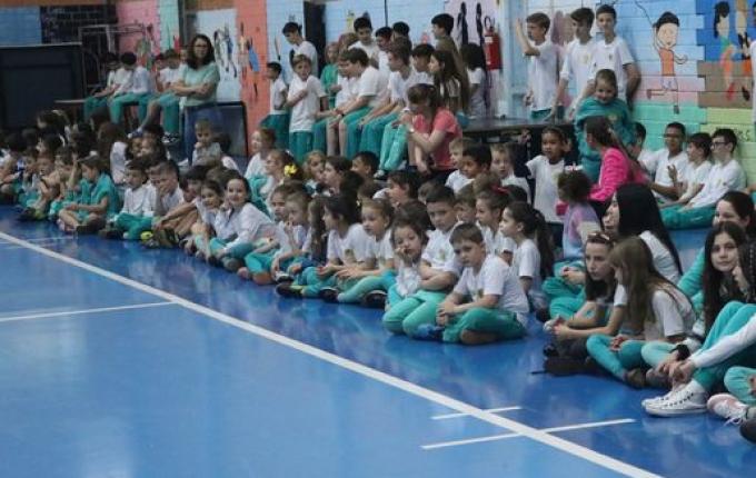 Escola trabalha Dia do Estudante em São José do Cedro