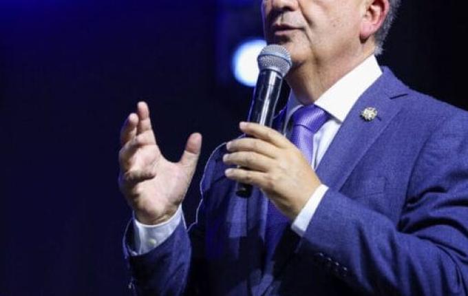 Vice será do MDB e Carlos Bolsonaro é candidato ao Senado, afirma Jorginho