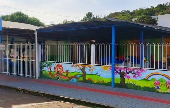 Educação de Descanso renova presença de vigias em escolas municipais