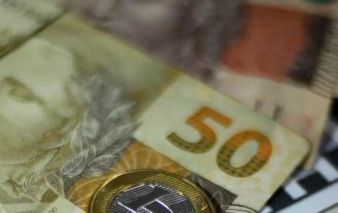 Cai o número de endividados no país, aponta entidade do comércio