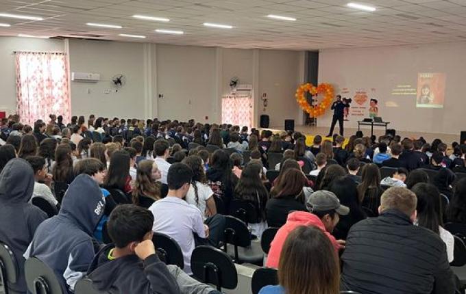 Guaraciaba mobiliza rede escolar em ações do Maio Laranja e anuncia novas atividades culturais