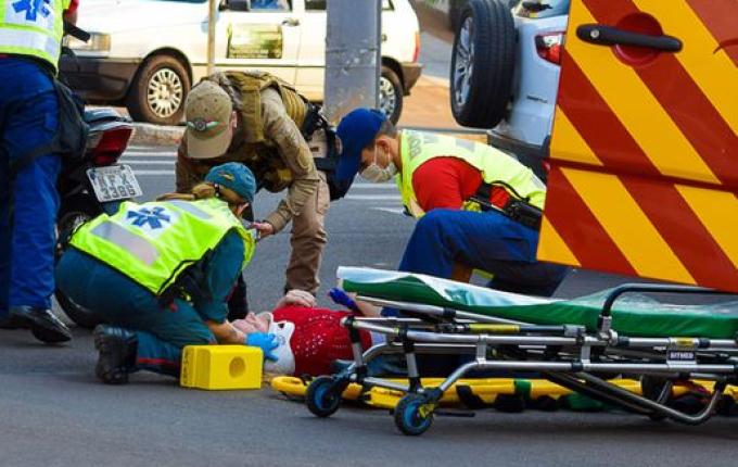 PM de folga auxília acidente de trânsito e acaba sofrendo desacato em SMOeste