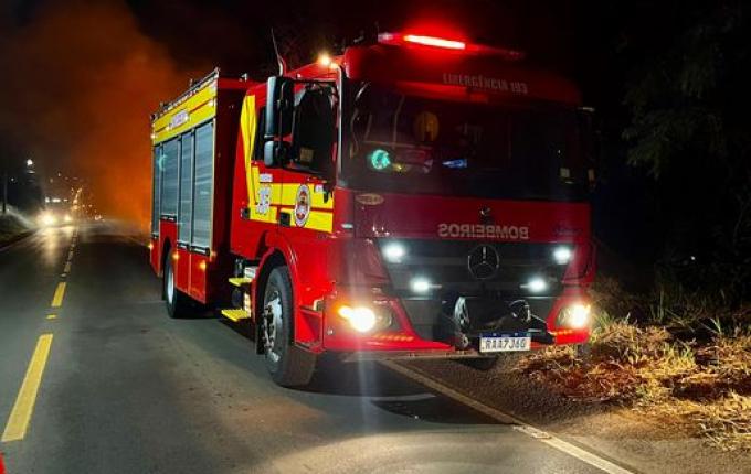 Incêndio em vegetação mobiliza Corpo de Bombeiros em Descanso