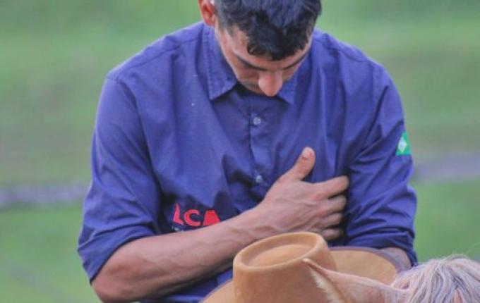 Oração do Pai Nosso e Ave Maria marcam 2º dia do Acampamento Farrapo, em SMO