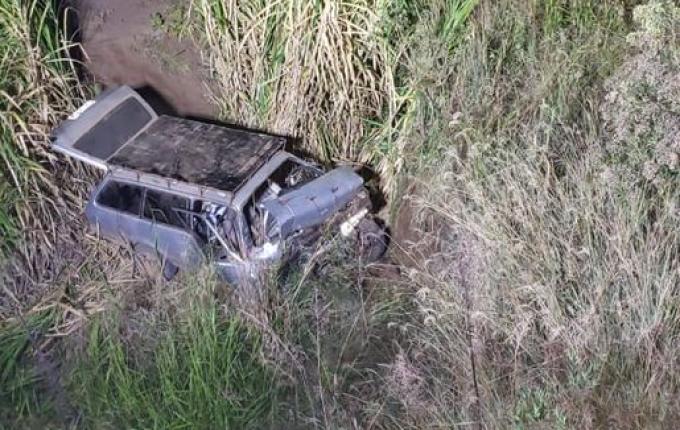 Saída de pista deixa uma pessoa morta e duas feridas em São José do Cedro