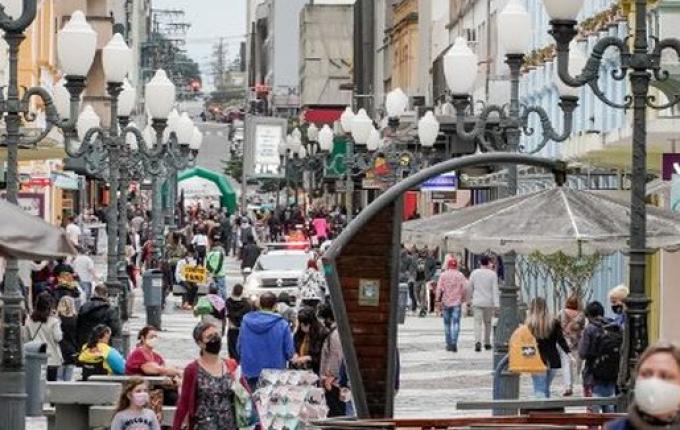 Na liderança nacional, comércio de Santa Catarina cresce 18,1% em maio