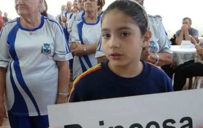 Idosos de Princesa participam dos jogos regionais da terceira idade da Ameosc em São José do Cedro