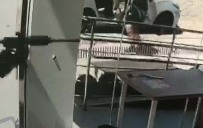 Vídeo mostra funcionários sendo rendidos durante assalto a agência em SC