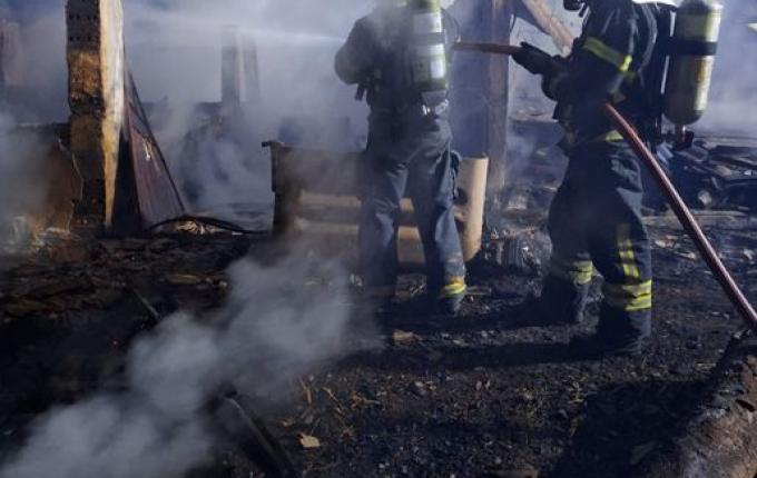 Incêndio destrói galpão no interior de Princesa