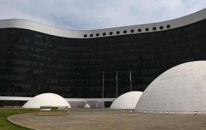 Votação para presidente já se encerrou em 59 países, informa TSE