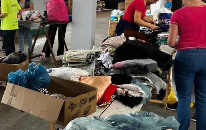 Doações diminuem em São Miguel do Oeste para vítimas das enchentes no RS