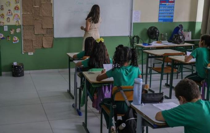 Concurso público da educação abre 75 vagas para regional de SMOeste