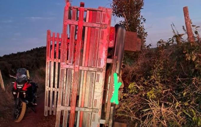 Colisão deixa dois feridos no interior de Campo Erê