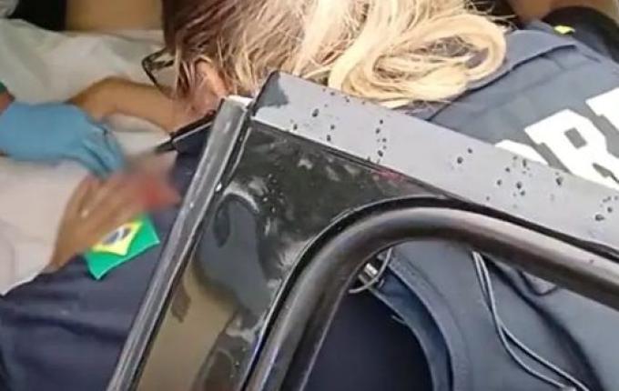 Gestante é atendida por policial enfermeira e bebê nasce na BR-101 em Joinville