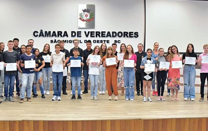 Câmara empossa nesta quarta-feira vereadores mirins da 3ª Legislatura