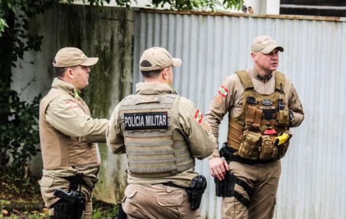 PM prende homem por ameaça, desacato e resistência em São Miguel do Oeste