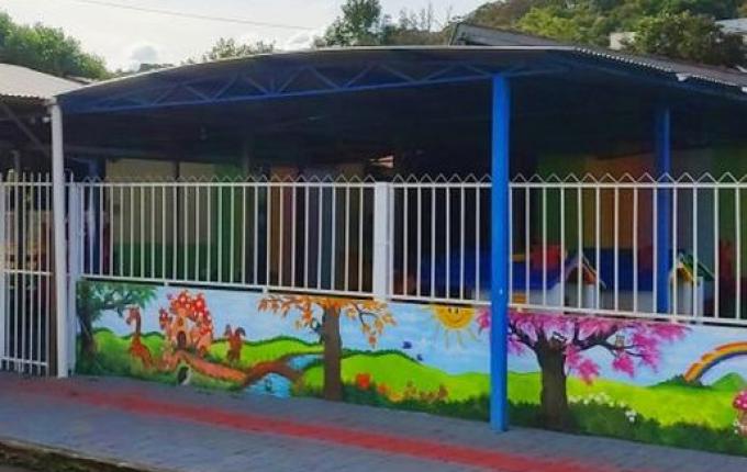 Descanso inicia ano letivo com foco em creche de férias e planejamento de ensino integral