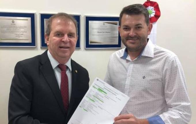 Deputado Eskudlark destina veículo para a Educação de Descanso