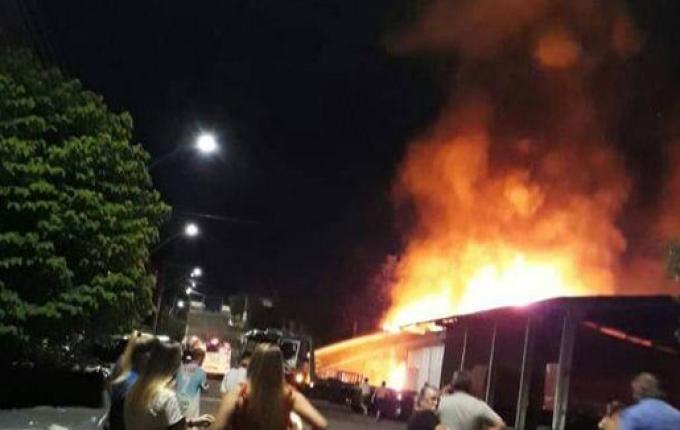 Metalúrgica é atingida por incêndio em Mondaí