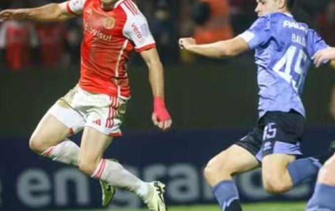 Inter leva virada em três minutos e se complica na Sul-Americana