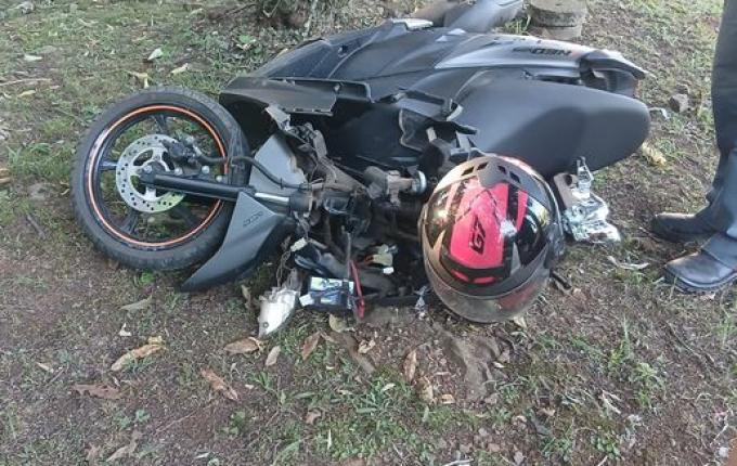 Morre mulher que colidiu com moto em árvore na SC-163 em Itapiranga