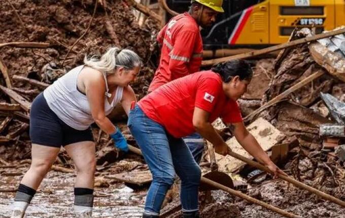 Sobe para 72 o número de mortos nas chuvas em Minas Gerais
