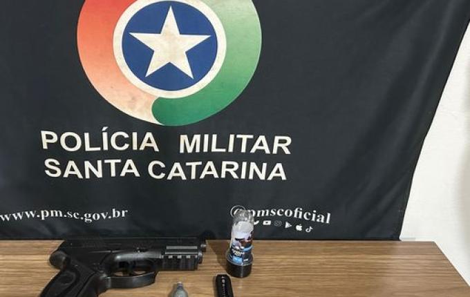Após denúncia de ameaça, jovem é encontrado com simulacro de arma em Dionísio Cerqueira